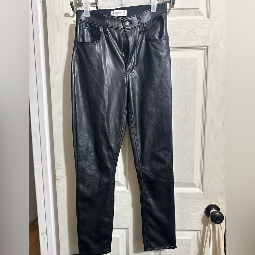Women’s Abercrombie & fitch pants size 26/2